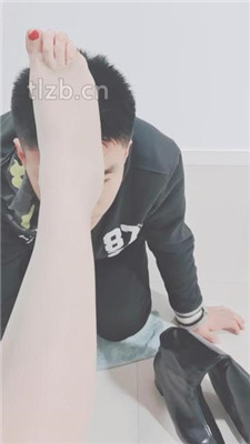 图片[14]_【美容院S】当脚垫/舔脏鞋/臭脚踩脸_绳艺套路直播视频资源网