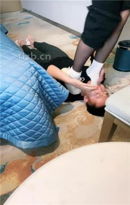 图片[12]_【绝美兔女王】小白鞋白袜配黑丝虐贱奴_绳艺套路直播视频资源网
