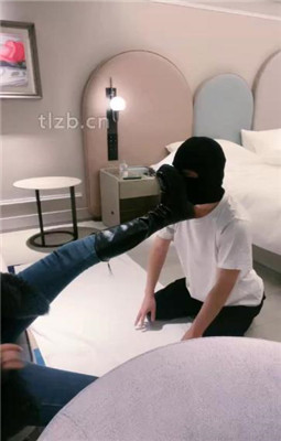 图片[2]_【绝美兔女王】跪舔长靴白袜裸足_绳艺资料库视频资源下载
