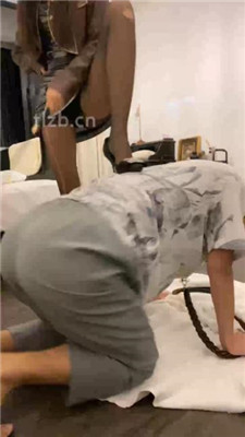图片[8]_【可儿女王】黑丝高跟美腿跪舔_绳艺资料库视频资源下载