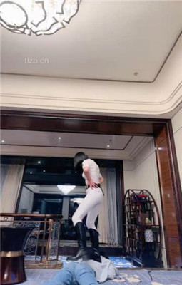 图片[6]_【简一】马术女教练-骑马爬行/鞭打/转胯/闻舔臭脚丫_绳艺资料库视频资源下载