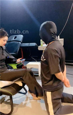 图片[10]_【冰诺】连环耳光狂抽/人肉脚垫_绳艺套路直播视频资源网