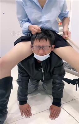 图片[14]_【孤傲女帝】暴力踩手/打断戒尺/碾压狗爪/打手心_绳艺套路直播视频资源网