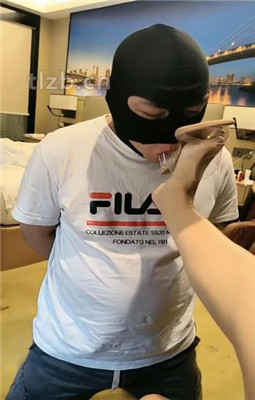 图片[18]_【孤傲女帝】长靴全体重踩踏_绳艺套路直播视频资源网