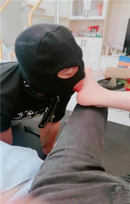图片[14]_【利娜】长靴裸足踩狗头-伺候主人沐足_绳艺资料库视频资源下载