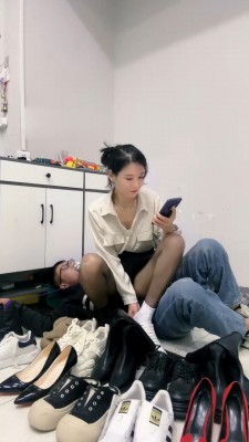 图片[2]_【孤傲女帝】多双鞋子踩踏-全体重踩脸/踩脖窒息_绳艺套路直播视频资源网
