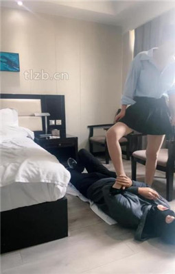 图片[11]_【孤傲女帝】长靴全体重踩踏_绳艺套路直播视频资源网