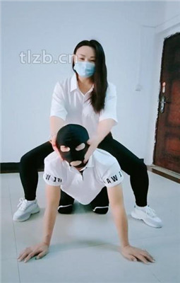 图片[4]_【广东迪迪】双S-骑马转胯/暴打/运动鞋白袜踢踹_绳艺资料库视频资源下载