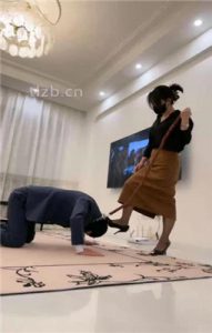 【辣姐】狗链遛狗/耳光/头顶短靴/玩狗舌_绳艺资料库视频资源下载