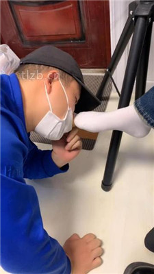 图片[9]_【精神小妹】幸运大转盘-群殴-踢踹踩跺/耳光坐头_绳艺套路直播视频资源网