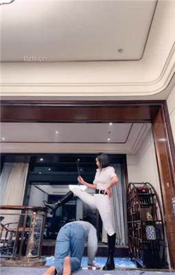 图片[2]_【简一】马术女教练-骑马爬行/鞭打/转胯/闻舔臭脚丫_绳艺资料库视频资源下载