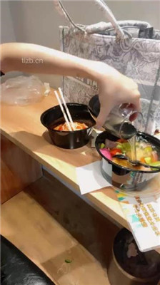 图片[5]_【陈甜女帝】长靴原味船袜jio踩地毯狗_绳艺套路直播视频资源网