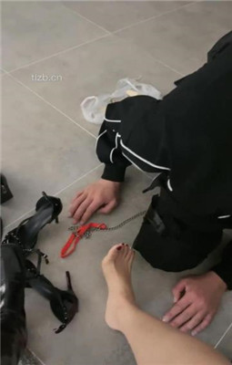 图片[15]_【露可】狂暴变态-鞭抽坐垫/靴底喂食【双视角版】_绳艺资料库视频资源下载
