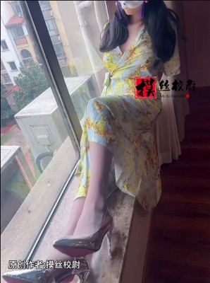 图片[2]_摸丝校尉-狂舔黄色战袍女神的灰色丝足！_绳艺资料库视频资源下载