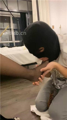 图片[14]_【可儿女王】黑丝高跟美腿跪舔_绳艺资料库视频资源下载