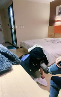 图片[3]_【绝美兔女王】臭脚插嘴/气味控制/踩踏_绳艺套路直播视频资源网