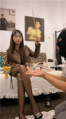 图片[13]_【可儿女王】黑丝高跟美腿跪舔_绳艺资料库视频资源下载