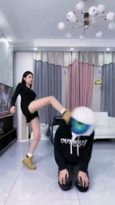 【麋鹿银儿】超暴力踢踹/闻臭白袜/人形马桶_绳艺资料库视频资源下载