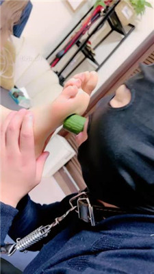 图片[15]_【茹雪】带闺蜜虐狗-跪舔高跟美腿/踩狗舌/丝袜塞嘴【完整版】_绳艺套路直播视频资源网