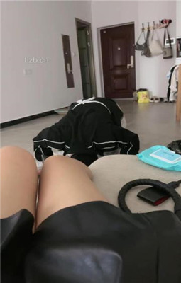 图片[18]_【露可】狂暴变态-鞭抽坐垫/靴底喂食【双视角版】_绳艺资料库视频资源下载