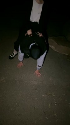 图片[2]_【小雅老师】户外tj学生狗-被路人看到惊险刺激_绳艺资料库视频资源下载