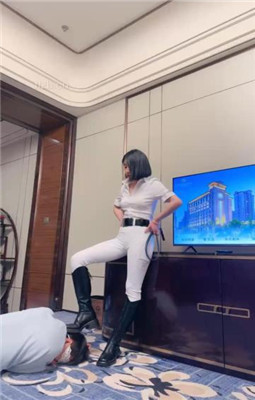 图片[8]_【简一】马术女教练-骑马爬行/鞭打/转胯/闻舔臭脚丫_绳艺资料库视频资源下载