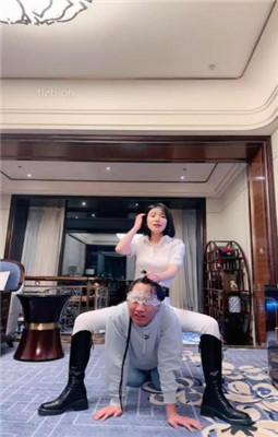 图片[11]_【简一】马术女教练-骑马爬行/鞭打/转胯/闻舔臭脚丫_绳艺资料库视频资源下载