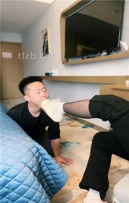 图片[3]_【绝美兔女王】小白鞋白袜配黑丝虐贱奴_绳艺套路直播视频资源网