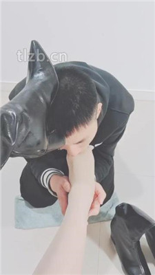 图片[15]_【美容院S】当脚垫/舔脏鞋/臭脚踩脸_绳艺套路直播视频资源网