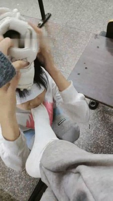 图片[3]_【爱可呀】学姐教室椅下/楼道-卑微跪舔_绳艺资料库视频资源下载