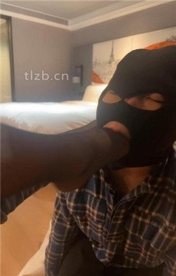 图片[20]_【绝美兔女王】喝洗脚水/跪舔脏鞋白袜_绳艺套路直播视频资源网