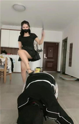 图片[17]_【露可】狂暴变态-鞭抽坐垫/靴底喂食【双视角版】_绳艺资料库视频资源下载