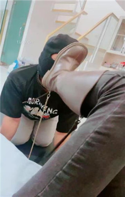 图片[15]_【利娜】长靴裸足踩狗头-伺候主人沐足_绳艺资料库视频资源下载