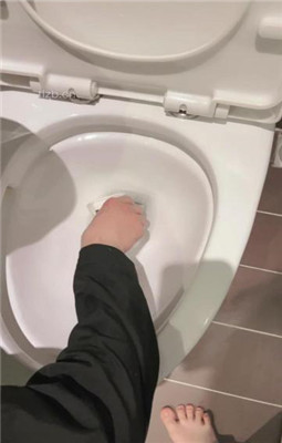 图片[16]_【清禾】品尝裸足/骑马爬行/舔马桶口水_绳艺资料库视频资源下载