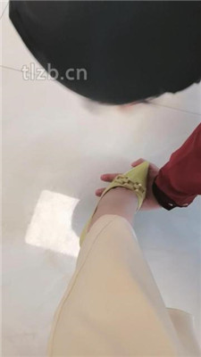图片[3]_【凌儿女神】贱奴下跪做家务/高跟踩_绳艺套路直播视频资源网