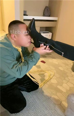 图片[20]_【酒鸽】双S-人体烟灰缸-长靴小白鞋踩/踩踏/骑马/闻臭白袜_绳艺资料库