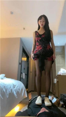 图片[4]_【千条姐】小白鞋黑丝全体重踩踏_绳艺套路直播视频资源网