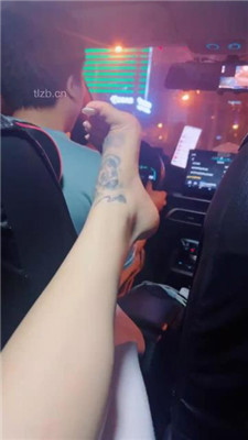 图片[4]_【不知名美女】长筒白袜车内开发司机_绳艺资料库视频资源下载