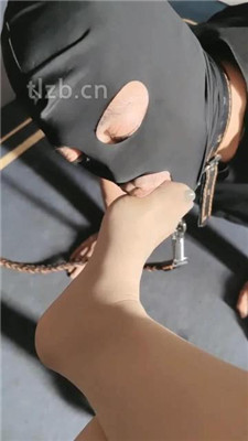 图片[12]_【东营天香百合】高跟灰丝踩狗头/狗链拴狗/嘴叼鞋/虐乳_绳艺资料库视频资源下载