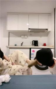 【甜味药丸】耳光专场-打肿狗脸好惨啊_绳艺资料库视频资源下载