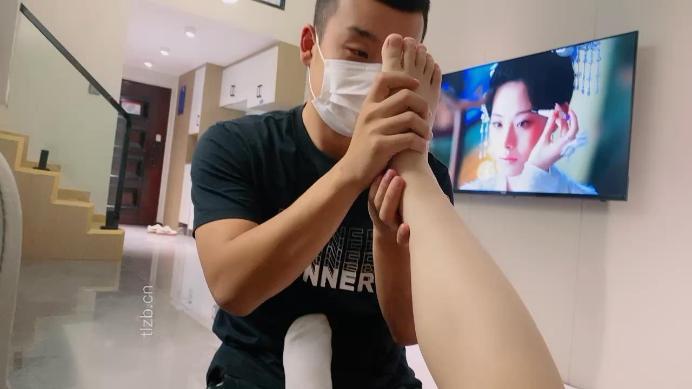 【小乔】JK萝莉主白袜裸足玩贱奴【上】_绳艺资料库视频资源下载