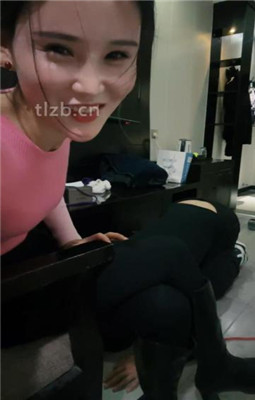【孤傲女帝】长靴S-全体重踩踏-骑马转胯-喝圣水-耳光_绳艺套路直播视频资源网