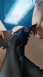 【魅影女神】黑丝高跟踩虐锁久了的狗_绳艺资料库视频资源下载