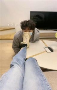 【酒鸽】运动后原味鞋袜辱/吃黑棉袜/转胯_绳艺资料库