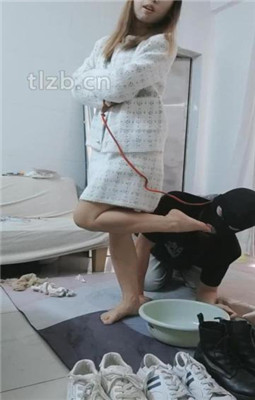 图片[12]_【珈瑶】圈养狗伺候起床-晨尿/靴子肉丝_绳艺资料库视频资源下载
