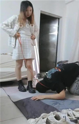 【珈瑶】圈养狗伺候起床-晨尿/靴子肉丝_绳艺资料库视频资源下载