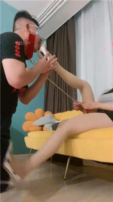 图片[18]_【不知名美女】银色高跟-碾压虐乳/坐垫吸臭/浓痰【完整版】_绳艺套路直播视频资源网