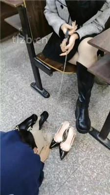 图片[11]_【爱可呀】大学教室调母畜-舔长靴高跟/转胯/吃丝袜_绳艺资料库视频资源下载