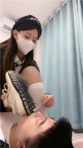 【樱子大人】狗舌头擦鞋器-鞋耳光/踩狗爪/全体重踩踏/鞭打_绳艺资料库视频资源下载