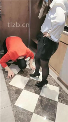 图片[3]_【心甜夫妻】跪镜子前羞辱/舔脏鞋/喝圣水/揪耳朵/转胯【完整版】_绳艺套路直播视频资源网